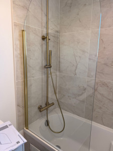 Photo de galerie - Montage pare baignoire / percer sur carrelage