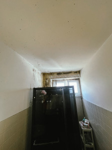 Photo de galerie - Traiter les problèmes de la moisissure et l’humidité, faire l’enduit plus la peinture . voilà le résultat dans le deuxième photo 