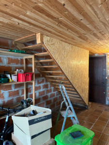Photo de galerie - Fermeture totale d’un escalier dans un garage 