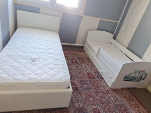 Photo de galerie - 1 - montage d'un lit coffre 2 montage d'un lit enfant  avec tiroirs 