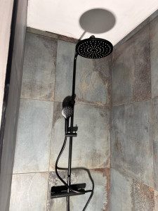 Photo de galerie - Pose d’une colonne de douche avec mitigeur 