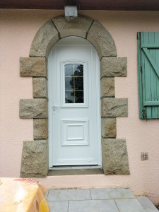 Photo de galerie - Pose d'une porte d'entrée pvc
