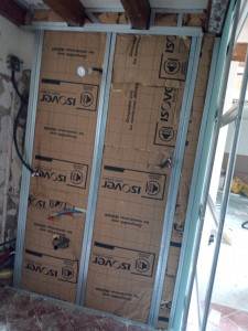 Photo de galerie - Installation contre cloison, tirage électricité, raccordement eau, évacuation. 