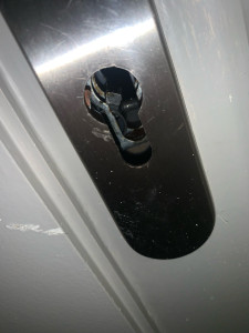 Photo de galerie - Ouverture de porte, suite à arrachement du cylindre, déclenchement Pareta, ouverture de serrure, plus changement de cylindre