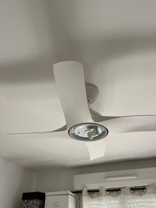 Photo de galerie - Fixation et raccordement d’un ventilateur au plafond chez un client en ce jour du 29/06/2025