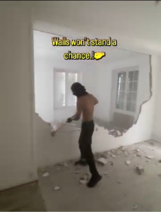 Photo de galerie - Expert en démolition, je réalise vos projets avec précision, sécurité et un suivi personnalisé. Basé à Strasbourg, je m’adapte à chaque chantier pour un résultat fiable et sur mesure