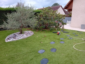 Photo de galerie - Création complet  d'un massif avec pelouse artificielle 