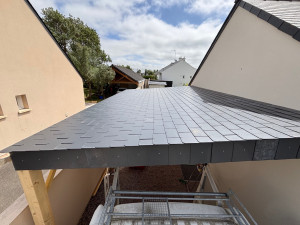 Photo de galerie - Couverture ardoise en ardoise fibro avec création d'un carport bois 
