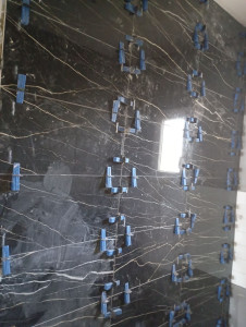 Photo de galerie - J'ai posé sur des murs en salle de bain 