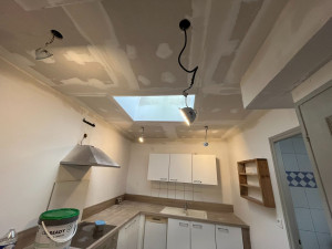 Photo de galerie - Reprise complète d'un plafond de cuisine suite a un dégâts des eaux 