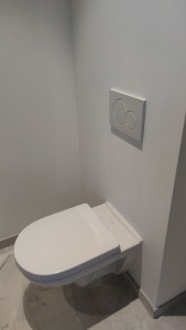 Photo de galerie - Pose de WC suspendu avec plaque de commande 