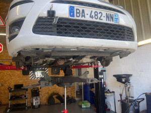Photo de galerie - Remplacement boîte embrayage volant moteur sur ce c4 Picasso 
