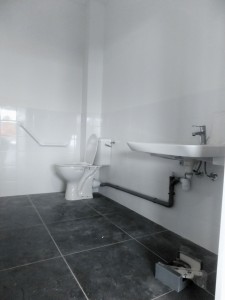 Photo réalisation - Plomberie - Installation sanitaire - Ahmed (ABM PLOMBERIE CAEN CALVADOS) - Colombelles (Le Centre) : Installation d'un lavabo PMR + wc