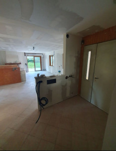 Photo de galerie - Va et viens, Alim cuisine, salle à manger, volet roulant, éclairage extérieur, etc