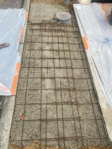 Photo de galerie - Dalle béton pour installer pompe à chaleur 