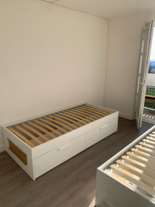 Photo de galerie - Montage de deux lits Brimnes IKEA une place 