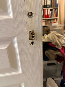 Photo de galerie - Ouverture porte fermée à clef 