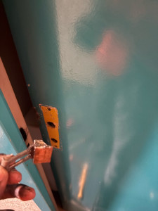 Photo de galerie - Ouverture de porte bloqué pour cause de serrure rouillé