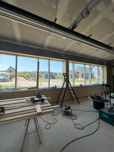 Photo de galerie - Habillage périphérique d’une salle des fêtes. 