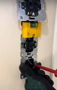 Photo de galerie - Installation et raccordement de systèmes électriques (prises, éclairage, chauffage, etc.