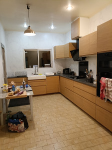 Photo de galerie - Installation de cuisine neuve Ikea plus pose de plaque PVC sur les murs