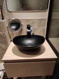 Photo de galerie - Montage du meuble lavabo, plus la pose de la vasque et robinet 