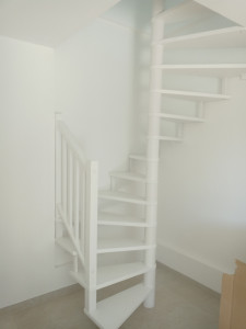 Photo de galerie - Pose d'un escalier Hélicoïdal