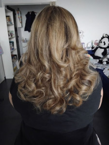 Photo de galerie - Brushing et mèches cheveux t