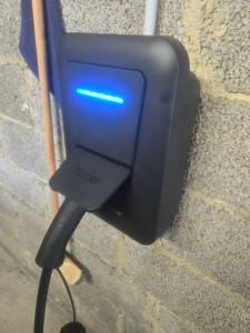 Photo de galerie - Borne de recharger électrique hager.