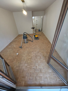 Photo de galerie - Ponsage parquet 
vernis mat 