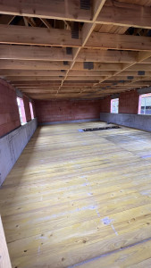 Photo de galerie - Pose du plancher de l’étage après 