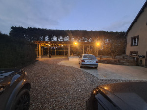 Photo de galerie - Alimentation et raccordement d’un tableau électrique étanches 
Puis pose et raccordement de :
Interrupteurs , détecteur et réglettes led
Prises et prise spécialisée 20A


