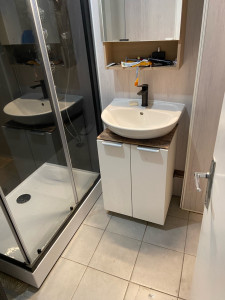 Photo de galerie - Pose de cabine de douche et meuble sous vasque 