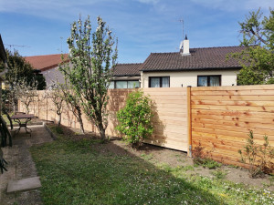 Photo de galerie - Installation d'un brise vue bois douglas