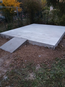 Photo de galerie - Réalisation d'une dalle pour un abri de jardin 
(Vogue)