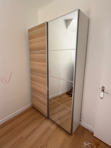 Photo de galerie - Montage d'un Armoire IKEA, avec des portes coulissantes