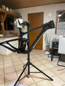 Photo de galerie - Montage d’un vélo complet à partir d’un kit cadre. 