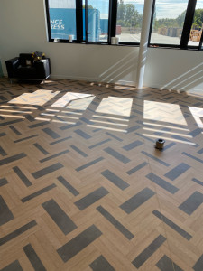 Photo de galerie - Sol avec décoration 
