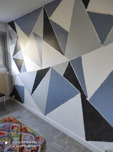 Photo de galerie - Peinture décorative en cour sur un mur de 12m2