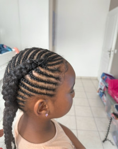 Photo de galerie - Nattes collées avec rajout 