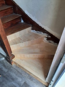 Photo de galerie - Rénovation marche d’escalier. 