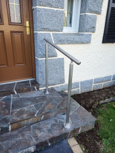 Photo de galerie - Pose d'une rampe en inox 