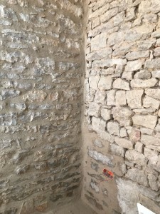 Photo de galerie - Réalisation de joints de pierre à la chaux 
