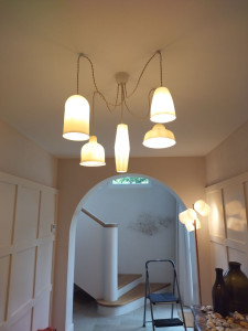 Photo de galerie - Installation lustre 