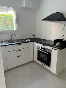 Photo de galerie - Pose cuise IKEA avec hotte 