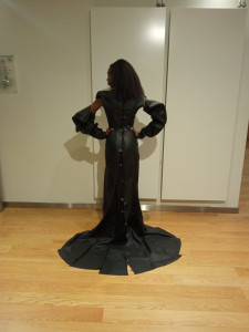 Photo de galerie - Robe en cuir