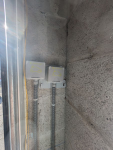 Photo de galerie - Double prises renforcées Green'up pour recharge de véhicules électriques.