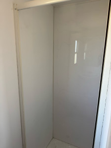 Photo de galerie - Construction d’une cabine de douche sur-mesure