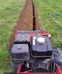 Photo de galerie - Réalisation de tranchée pour la pose de câble électrique