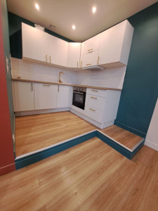 Photo de galerie - Pose de cuisine + sol et peintures